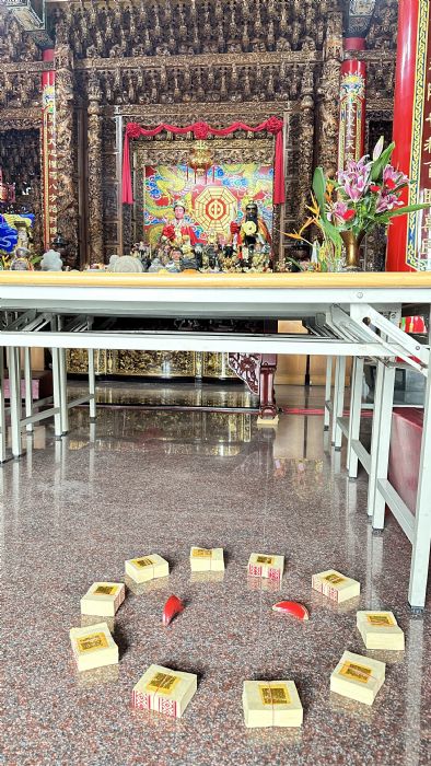太昊殿祈願世界和平 擲筊奇蹟現身